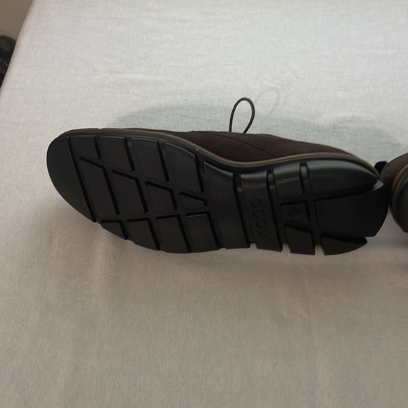 Ecco - men brown leather shoes - size 44 is a men 10-101/2 - like new - - Picture 7 of 16